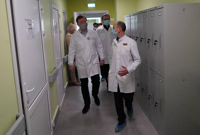 Во время визита Азарова в новый инфекционный корпус была названа дата возврата детской больницы в Сызрани