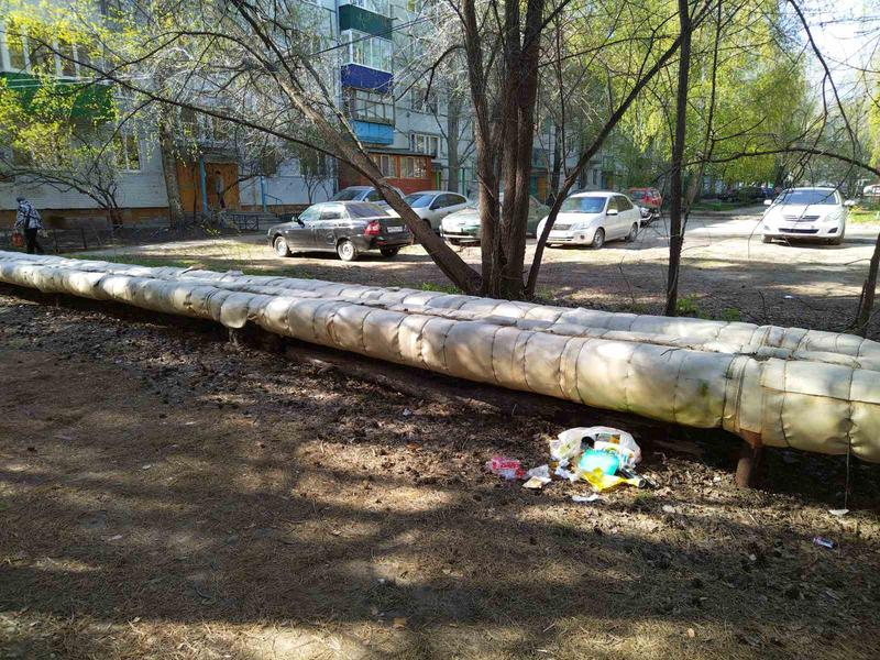Школьная тетрадка подвела: найденный во дворе в Сызрани мусор неожиданно оказался «именным»