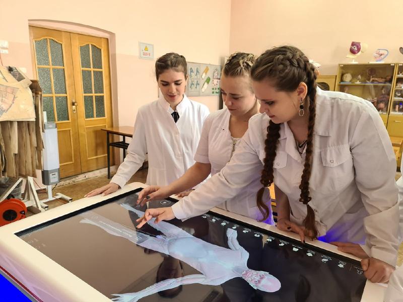 Стол, названный в честь великого хирурга, приобретен для сызранских студентов за 4,1 млн рублей