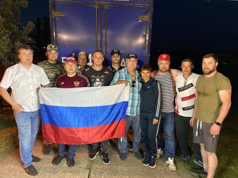 Группа общественников доставила российским военным, участвующим в спецоперации, гуманитарный груз