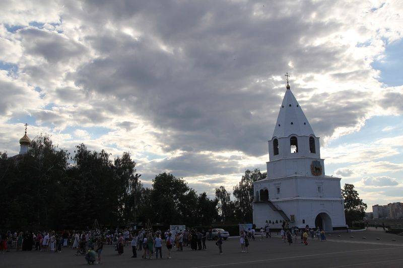 Посетителям фестиваля у кремля посчастливилось услышать совместное исполнение «Сызранского перезвона» с трех колоколен