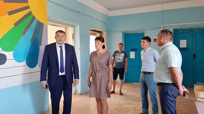 В Сызрани идет ремонт в трех школах - ход работ проинспектировал глава города