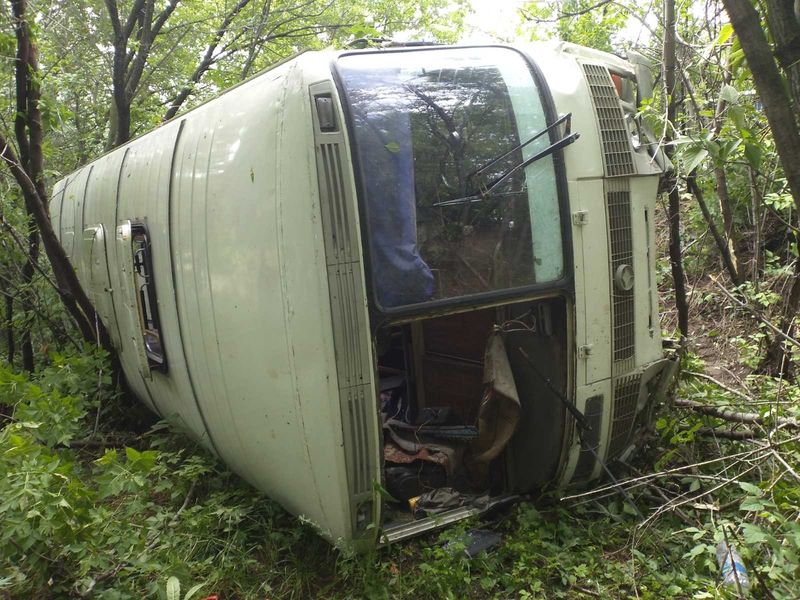Госпитализировано 6 пассажиров: в перевернувшемся под Сызранью автобусе пострадал подросток