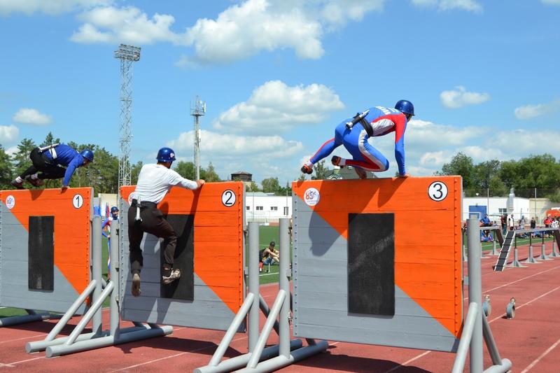 В Сызрани проходят соревнования по пожарно-спасательному спорту