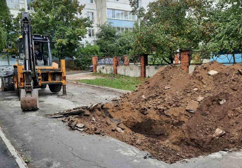 На Монгоре ремонтируют очередные порывы на теплосетях