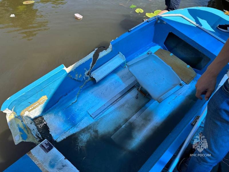 Мужчину ищут водолазы: после столкновения лодок на Волге человек мог погибнуть