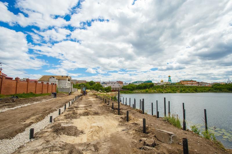 На новой набережной в Сызрани бетонируют сваи