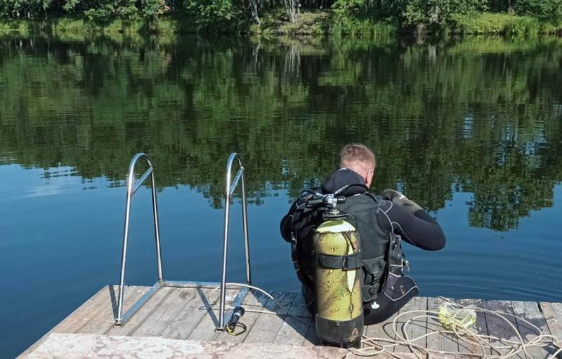 Мужчина исчез с поверхности воды на глазах очевидцев - нелепая смерть произошла утром на Волге
