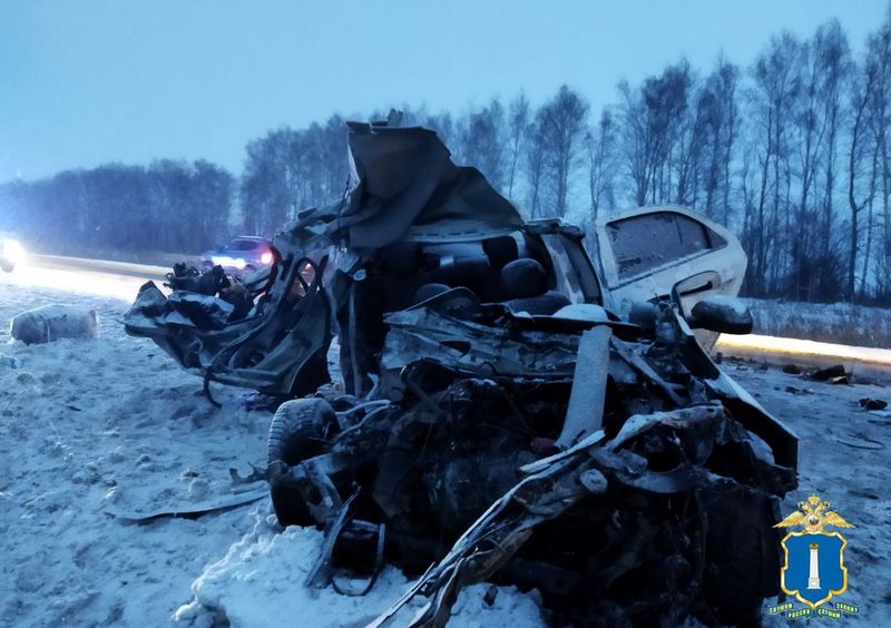 Тела пятерых погибших в ДТП доставали из груды смятого металла