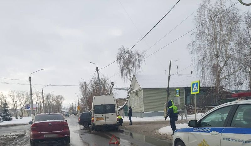 В Сызрани пассажирский автобус попал в ДТП