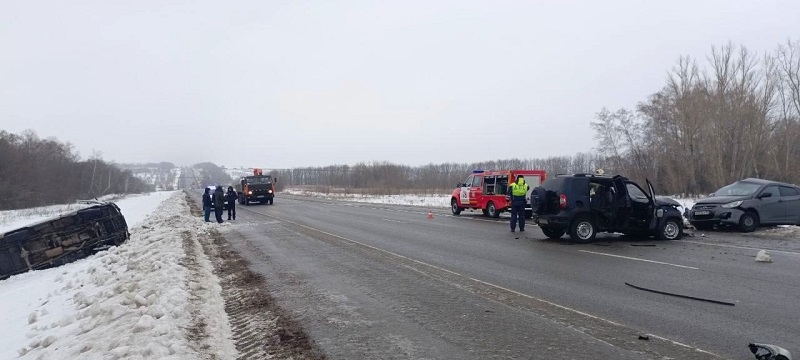 В массовой автомобильной аварии под Самарой погибла женщина, есть и несколько пострадавших