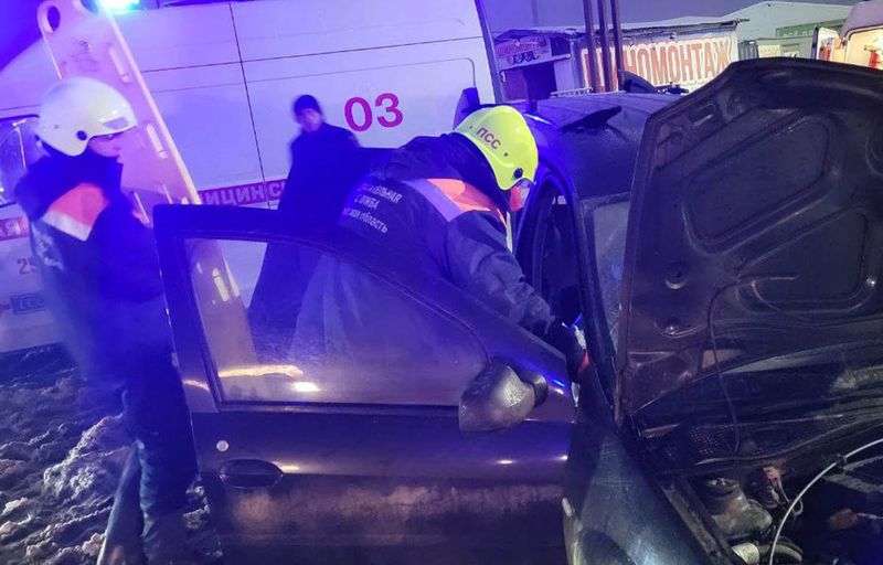 В жесткой аварии у «Миндаля» пострадали четверо - их в течение часа извлекали из смятого автомобиля