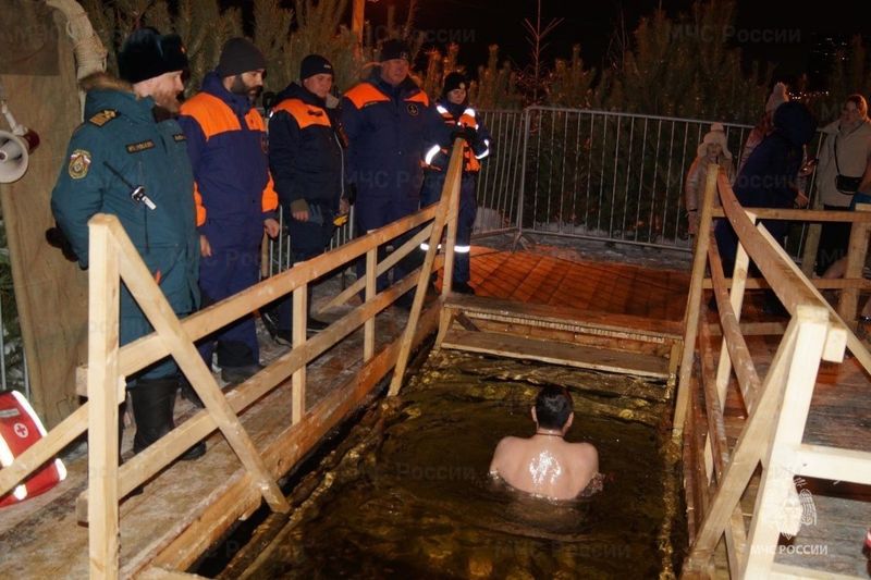 Более 600 человек охраняли людей у купелей в Самарской области