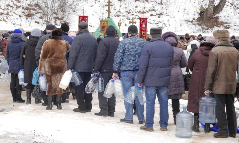 Запивать водку святой водой не пробовали? Суеверия некоторых сызранцев поразили повидавших многое священников