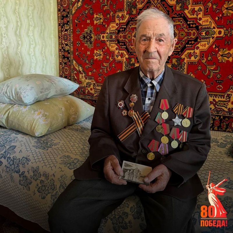 Ветеран держит пасеку, кормит медом бойцов СВО и готовится встретить свое 100-летие