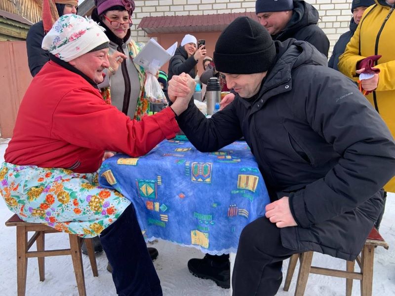 В Сызрани Масленица пришла в парки и дворы - горожане проводили зиму вместе