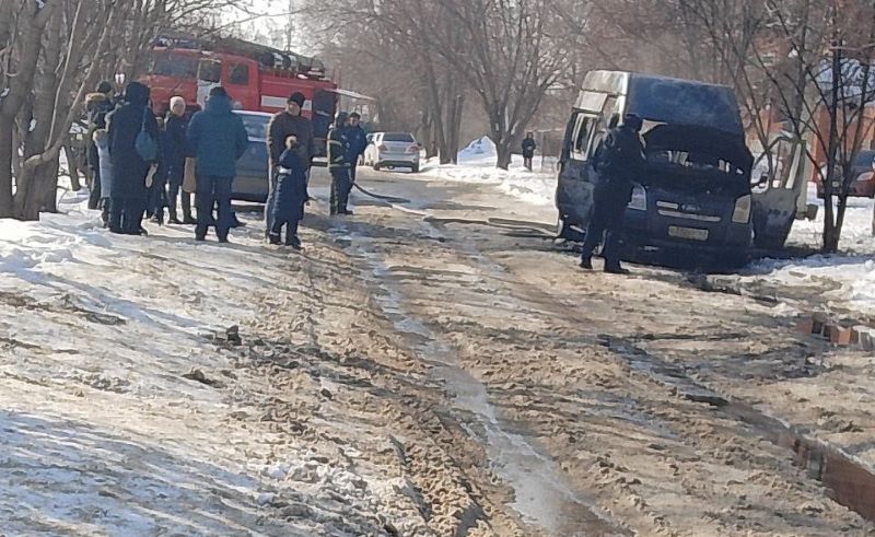 В МЧС прокомментировали сообщение о возгорании микроавтобуса на Монгоре