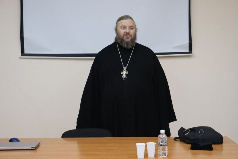 Священник РПЦ призвал не праздновать 8 марта и объяснил, почему