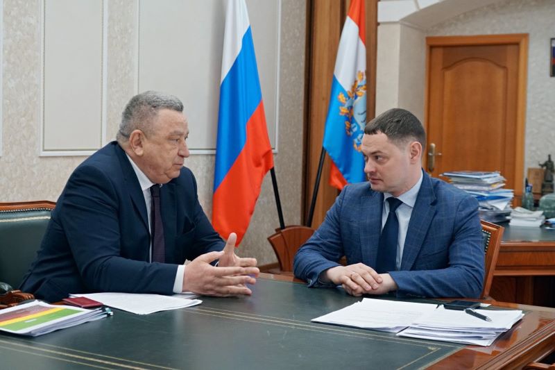 Александр Ларионов и Сергей Володченков обсудили развитие социального партнерства - профсоюзная линия Сызрани сохраняет важный статус