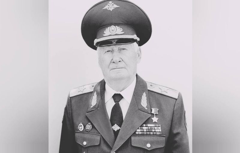 Умер боевой генерал, громивший бандитов на Кавказе и выполнявший важные задания руководства России