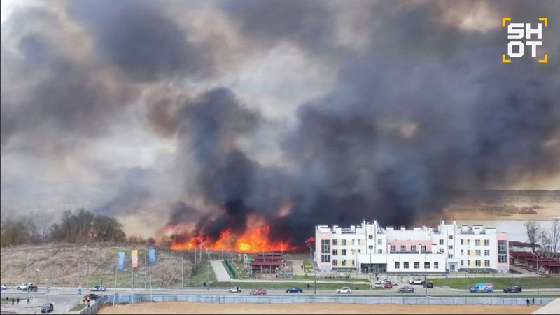 Дети эвакуированы из района крупного пожара в Самарской области