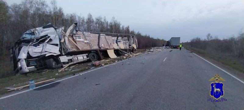 Утром в Самарской области в страшном ДТП погиб молодой мужчина