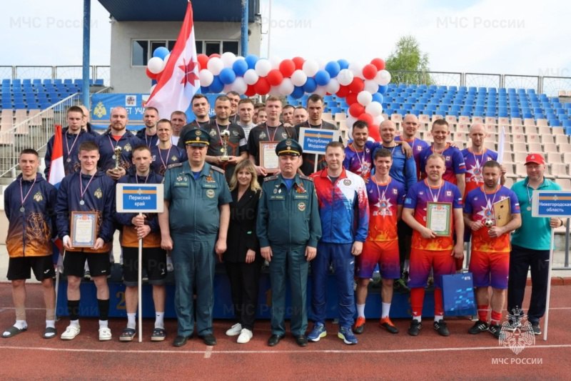 Лучшие спортсмены-пожарные ПФО сразились в Сызрани на футбольном поле