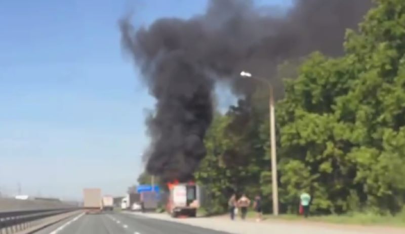 На трассе М-5 в Самарской области во время движения загорелась «ГАЗель»