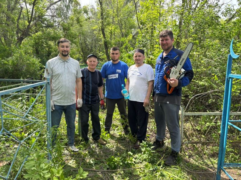Мусульмане Сызрани провели два крупных субботника на городских кладбищах