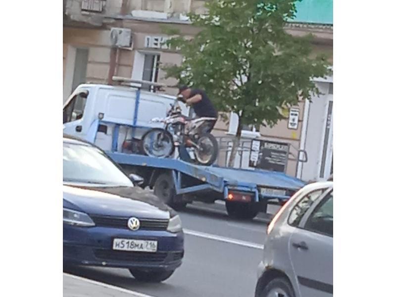 В Сызрани испугавшая прохожих «тарахтелка» отправилась на штрафстоянку