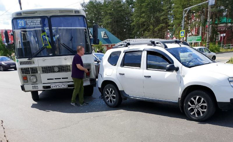В Сызрани в ДТП попал пассажирский ПАЗ