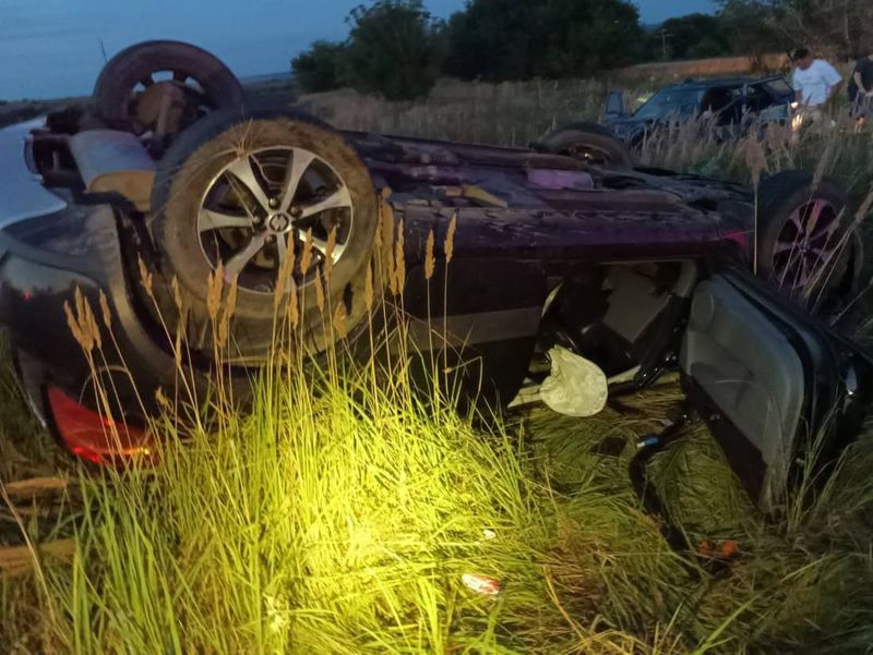 Женщина погибла, дети ранены на вечерней трассе в Самарской области