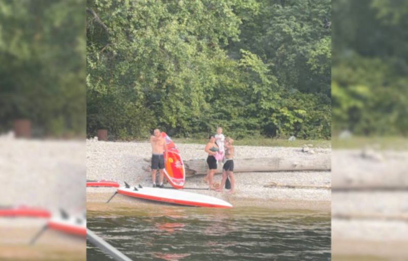 Взрослые в шторм отправились кататься по Волге на сапбордах - и взяли с собой ребенка