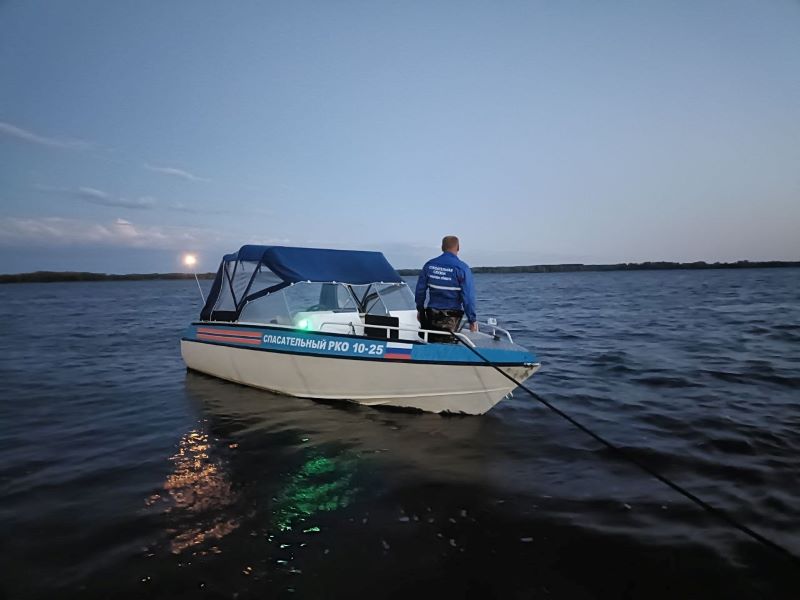 В Сызранском районе во время шторма на Волге перевернулась лодка с людьми