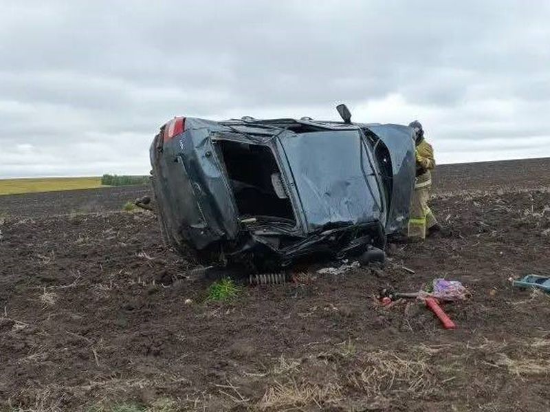 Неподалеку от Сызрани Priora очутилась на боку в кювете