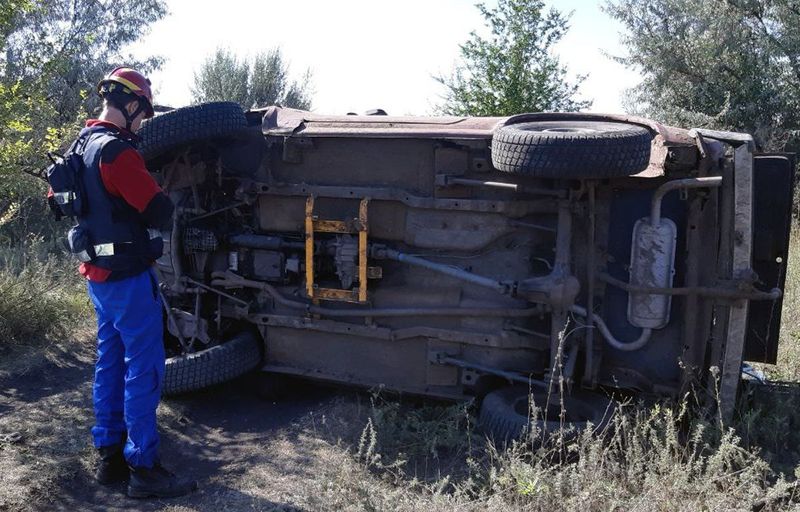 Перевернувшийся автомобиль придавил тело водителя