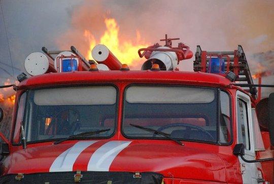 Утром в магазине, расположенном на первом этаже жилого дома в Сызрани, вспыхнул пожар