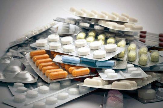 В стране наблюдается повышенный спрос на лекарства - на некоторые он вырос в десять раз